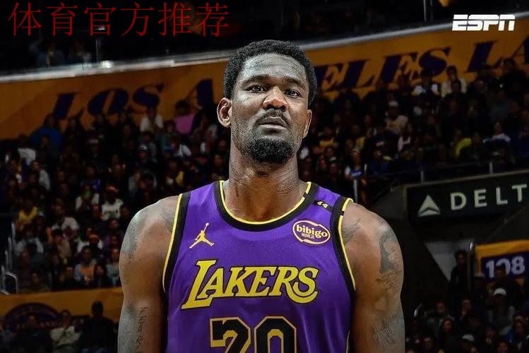 湖人自媒体：艾顿在场均上双的球员中命中率高居联盟第二